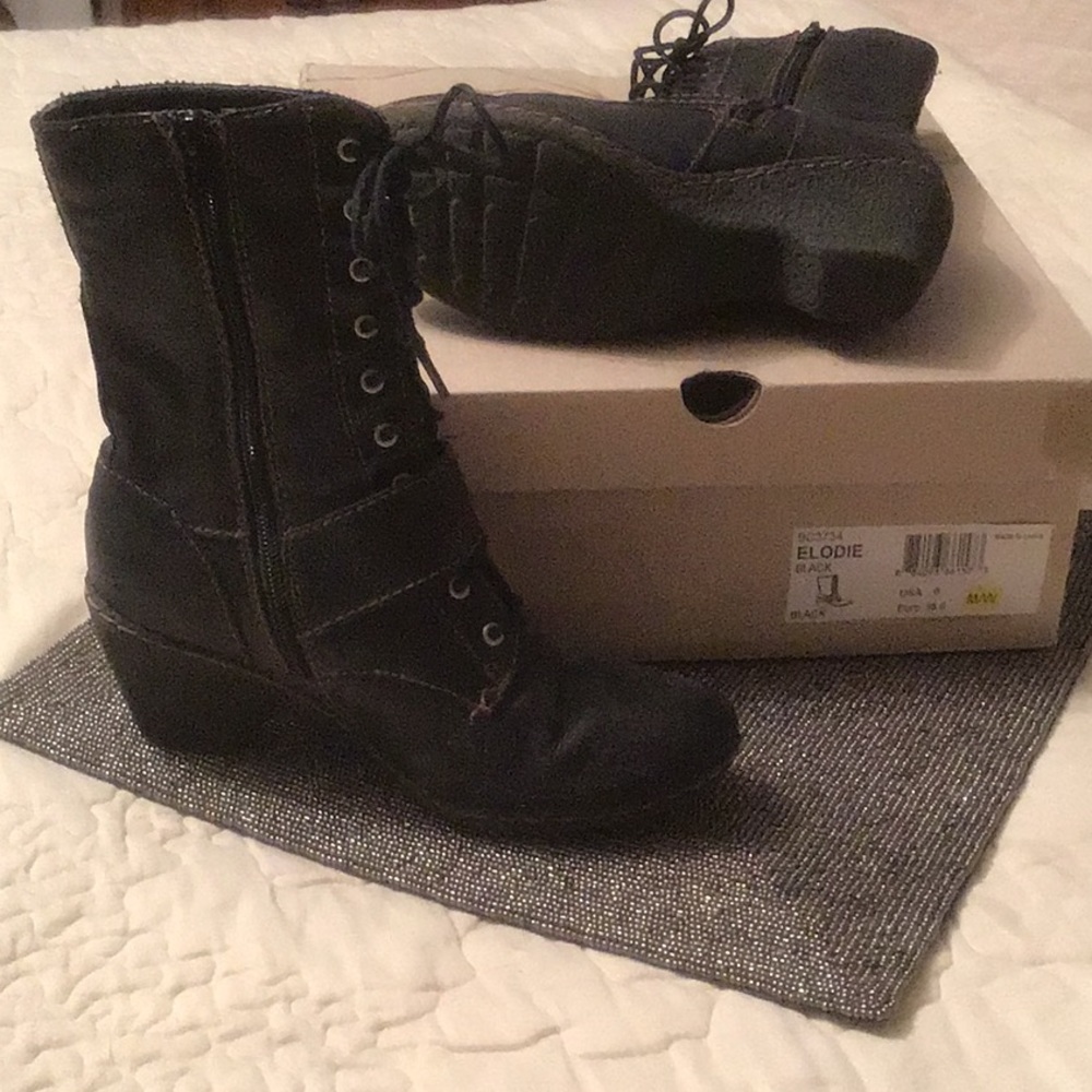 B.O.C. Black lace up boots size 6 M/W